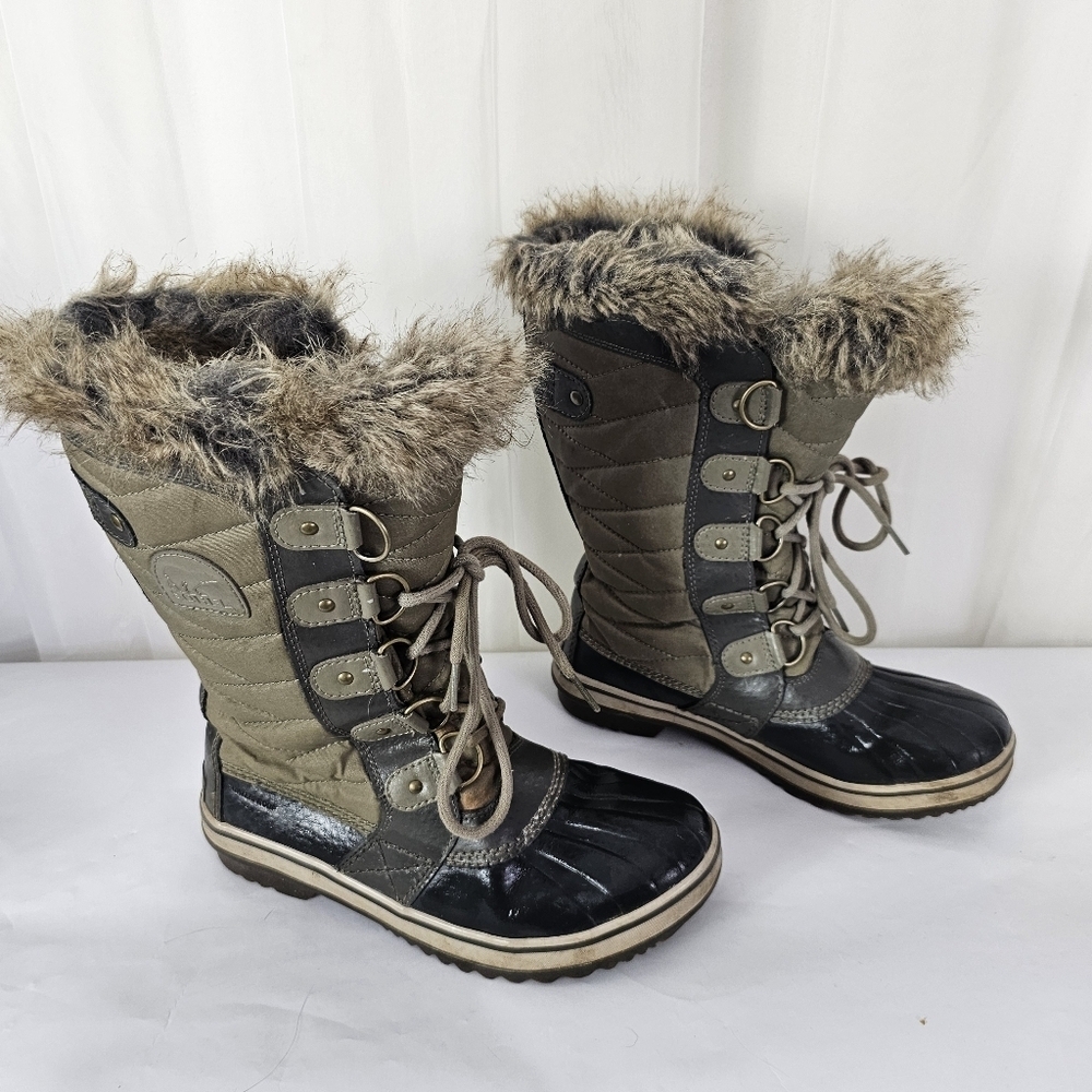 Sorel Women's Tofino II Boots olive and gray size 7